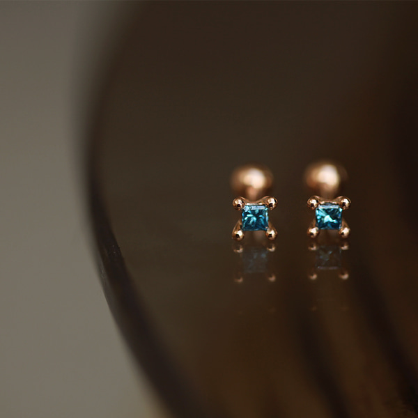 SingleㆍSquare Blue Diamond Piercing 18K 낱개ㆍ사각 블루 다이아몬드 피어싱