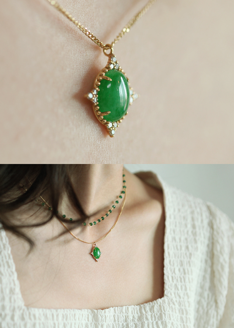 Cognac Diamond, Oval Jade Necklace 18K 꼬냑 다이아몬드, 오벌 비취 목걸이