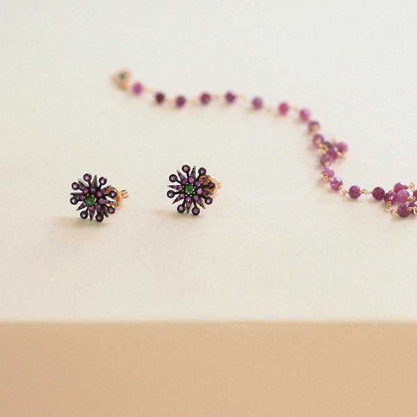 Green Rough Diamond, Pink Sapphire Protea Earrings 18K 그린 러프 다이아몬드, 핑크 사파이어 프로테아 귀걸이