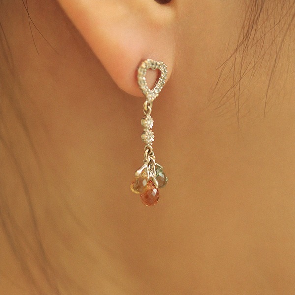 Melee Diamond, Multi Sapphire Dangle Earrings 18K 멜리 다이아몬드, 멀티 사파이어 달랑 귀걸이
