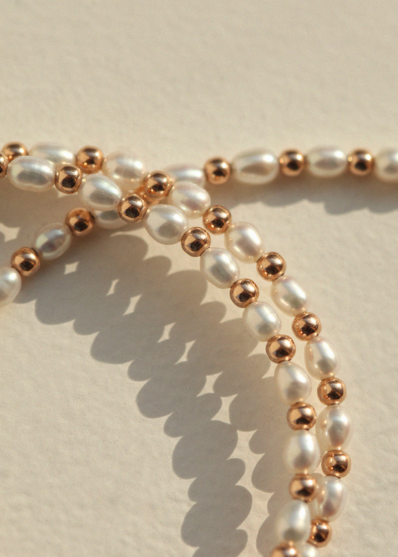 Gold Ball, Freshwater Pearl Crossing Necklace 18K 금볼, 담수 진주 크로싱 목걸이