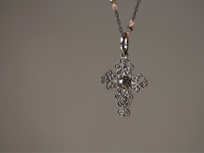 Brown Rough Diamond Cross Antique Pendant 18K 브라운 러프 다이아몬드 십자가 앤틱 펜던트