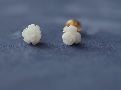 ㆍDesigned by Daeunㆍ Star Candy White Coral Earrings 18K 별사탕 백산호 귀걸이