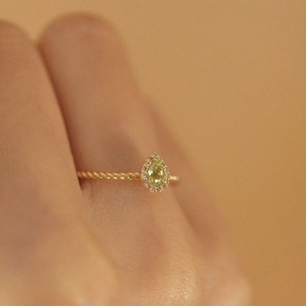 Cognac Diamond, Pear Peridot Twisted Ring 18K 꼬냑 다이아몬드, 물방울 페리도트 꽈배기 반지